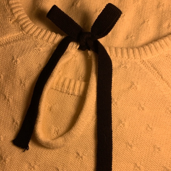 Cozy White Sweater with Black Bow - Picture 2 of 4